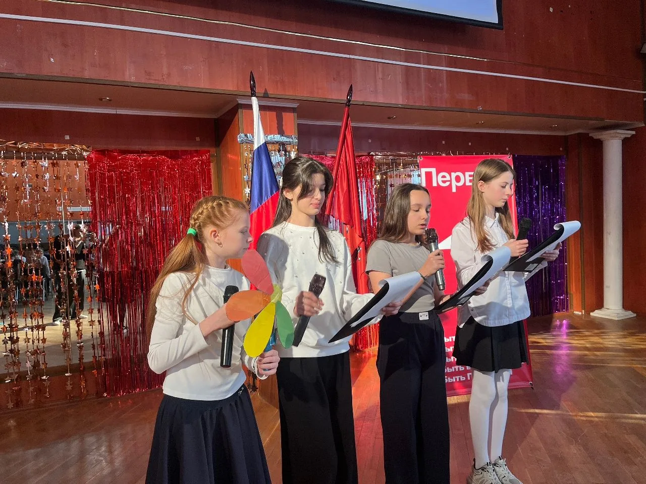 ВОЛОНТЕРСКИЙ ОТРЯД «ХРАНИТЕЛИ»  🎉 В нашей школе активно работает волонтерский отряд «Хранители» — ко