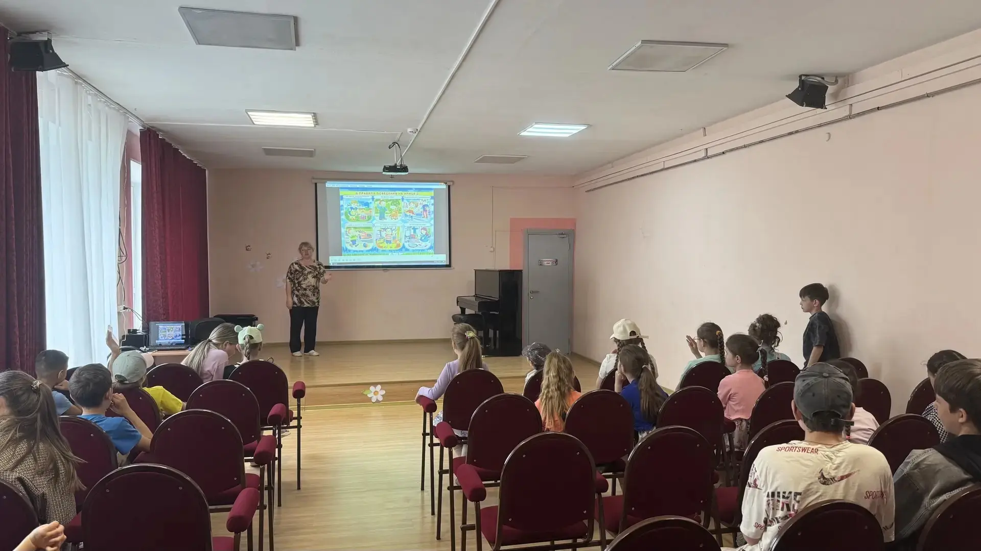 🇷🇺 В Детской школе искусств открылся пришкольный лагерь с дневным прибыванием детей «...