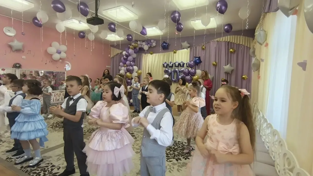 ✨ Вот и настал тот волнующий момент — у ребят из подготовительной группы «Дельфинчик» детского отдел