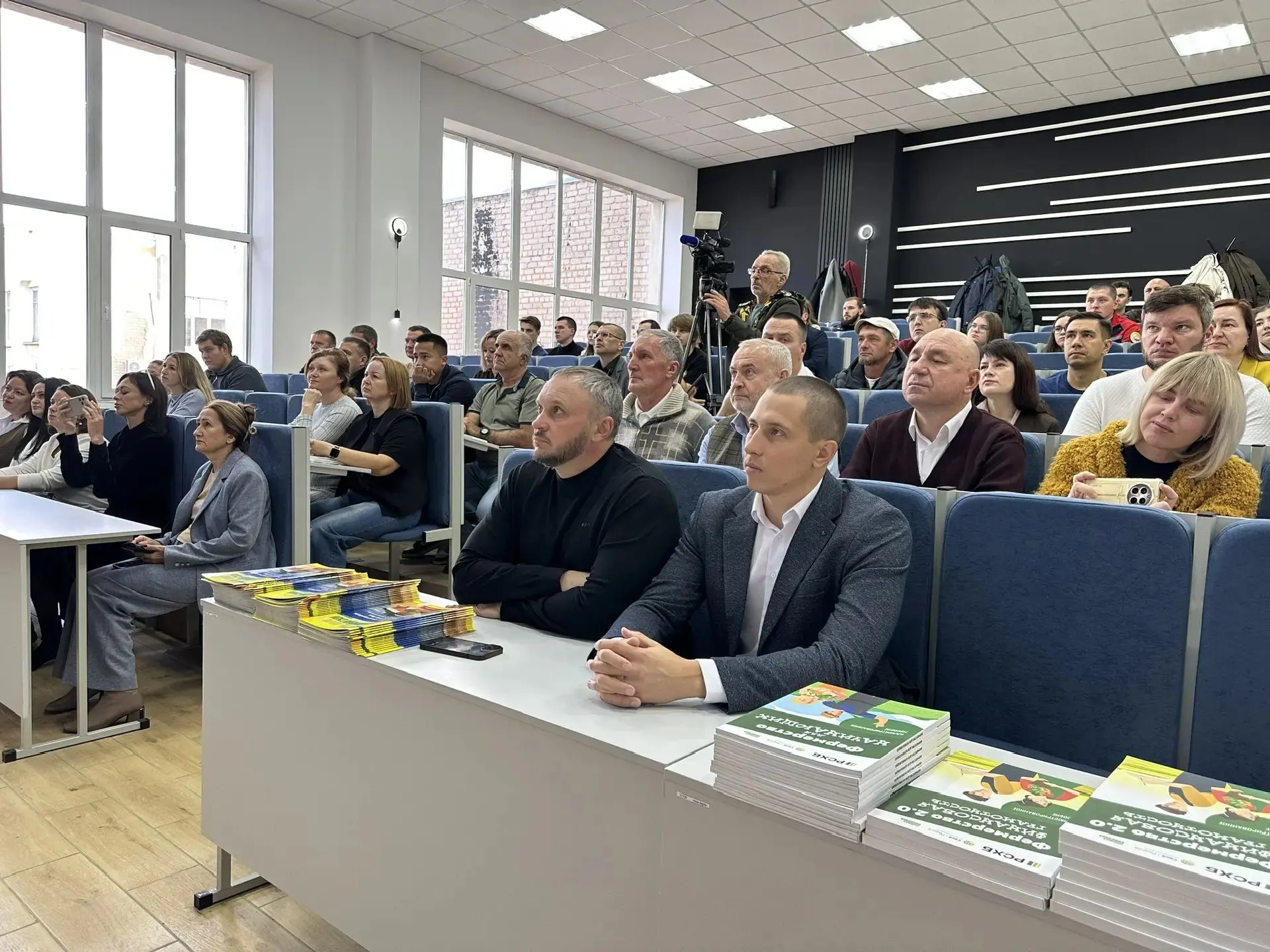 Сегодня вместе с исполнительным директором ассоциации «Народный фермер» Романом Кунисов...