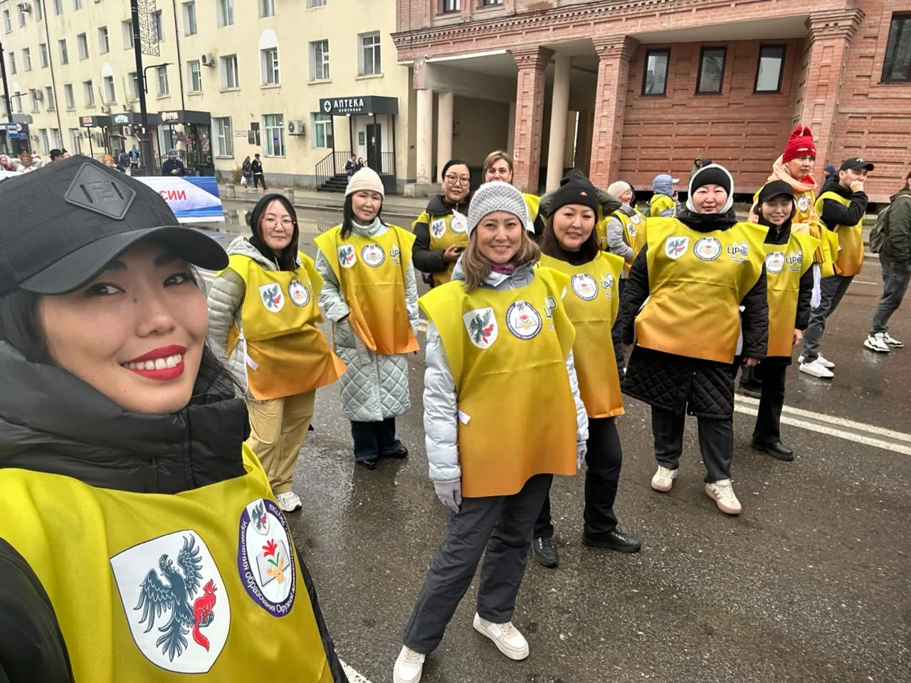 🎉 Наш коллектив — в праздничном строю!