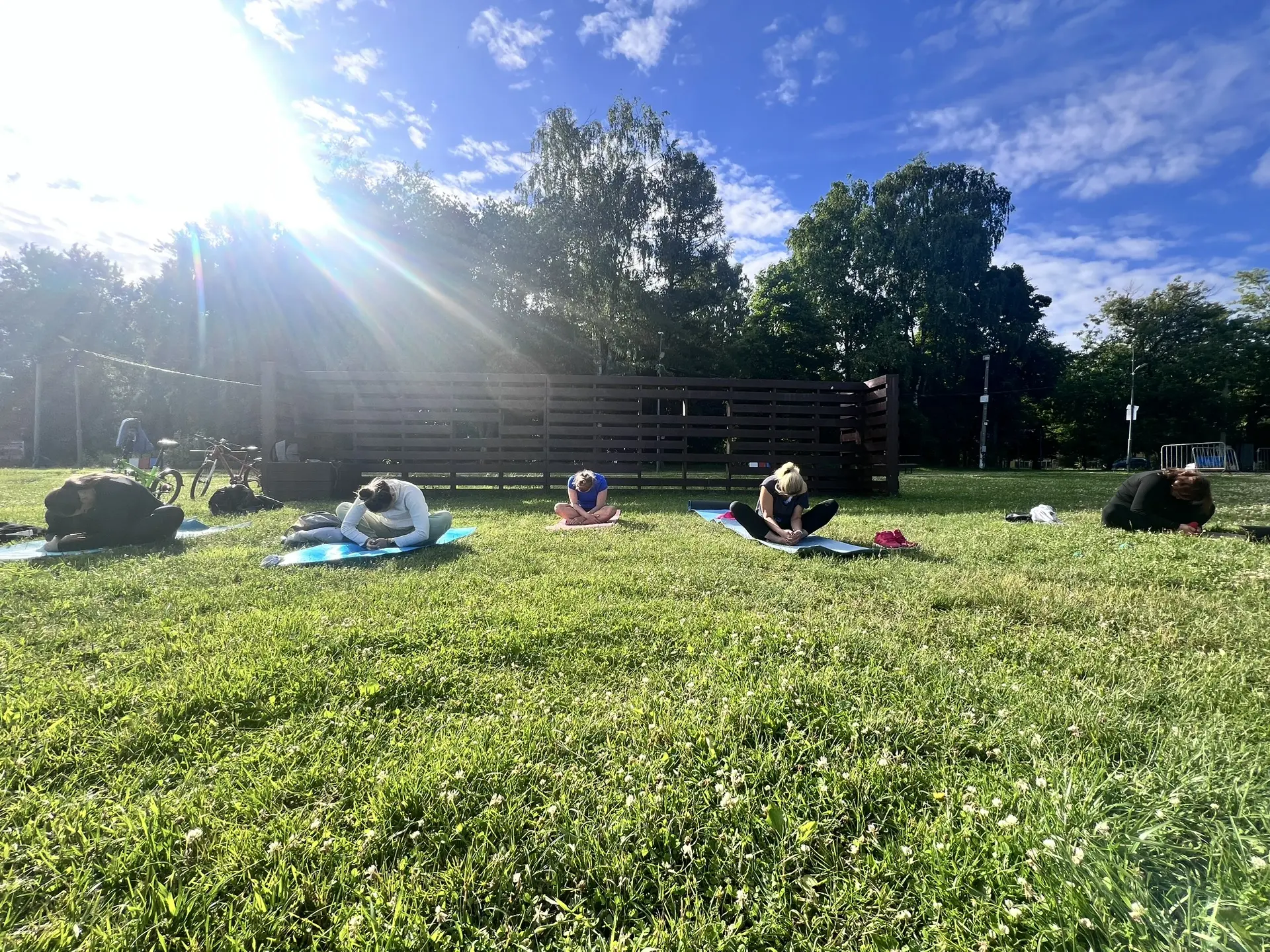 Наша утренняя йога)) 🧘‍♀️