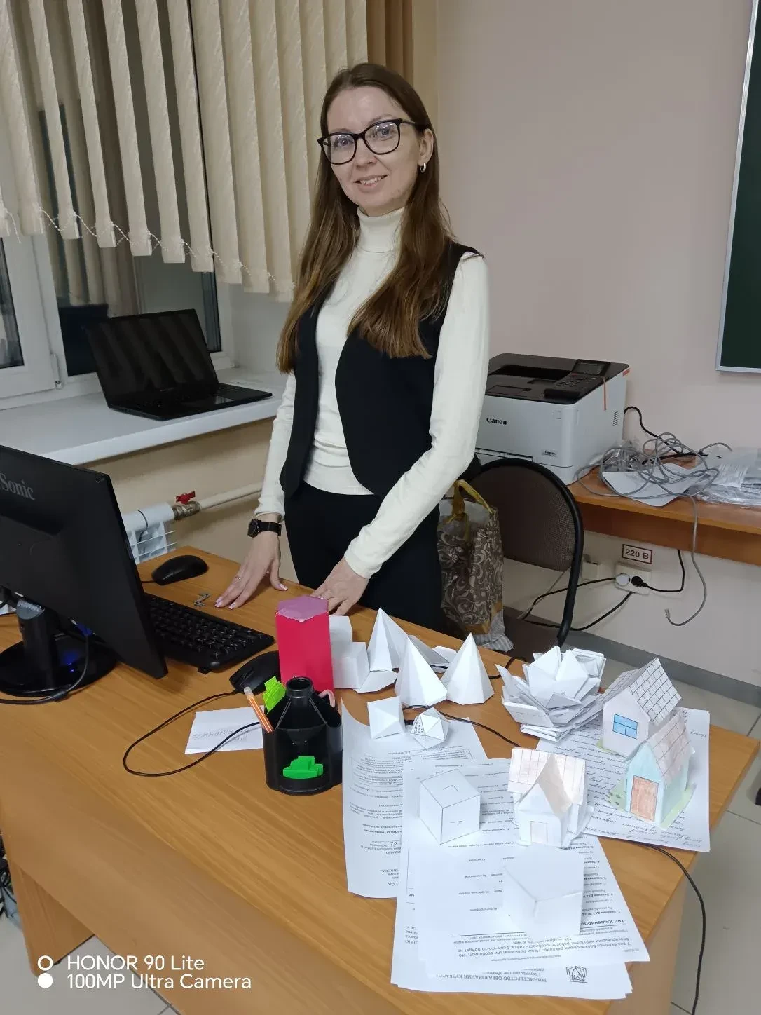 ✨ От бумаги до 3D-принтера: как учатся наши учителя! Уроки технологии становятся современнее, и наши