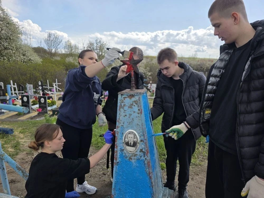 В преддверии 81-й годовщины Великой Победы волонтёры "Парус надежды" Бутурлиновской средней общеобра