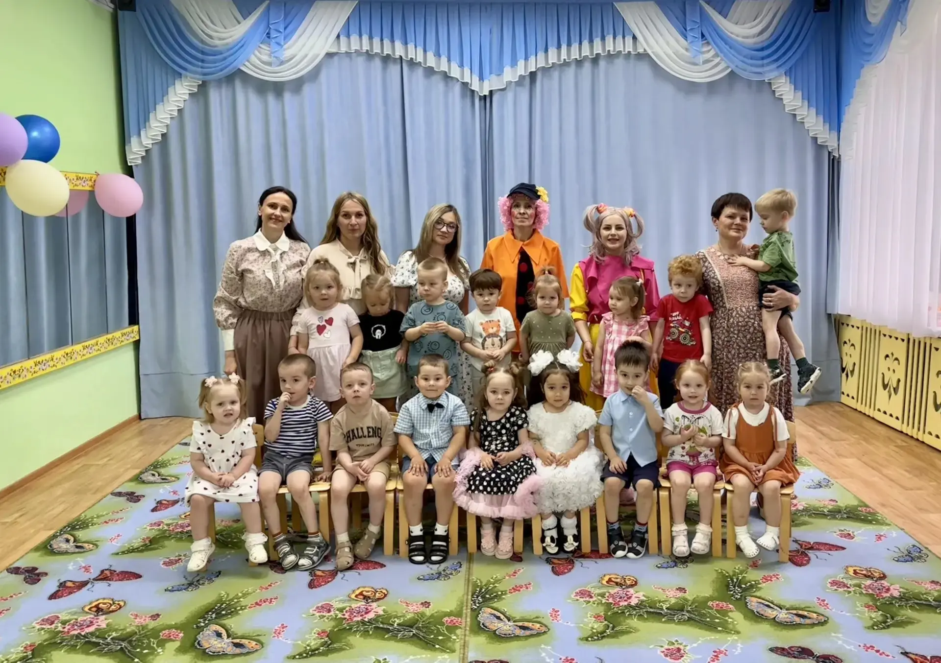 Незабываемый выпускной из яселек в группе «Гуленьки»: первый праздник, первые яркие эмо...