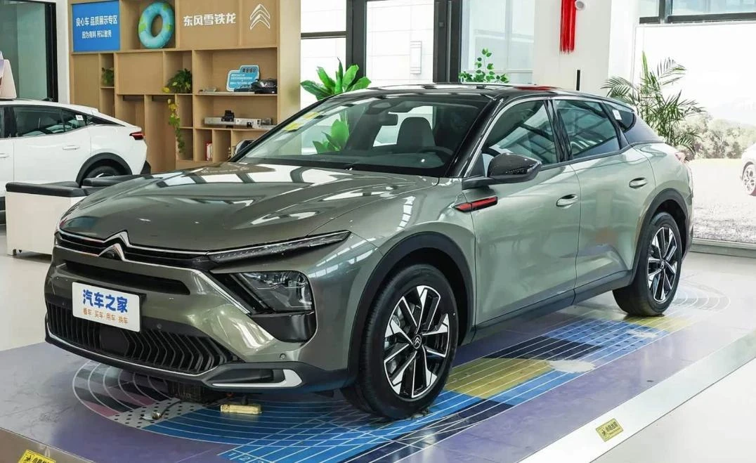НОВЫЙ CITROEN VERSAILLES C5 X 1.6T  — уже доступен к заказу! �

C5 X — это не просто седан и не прос