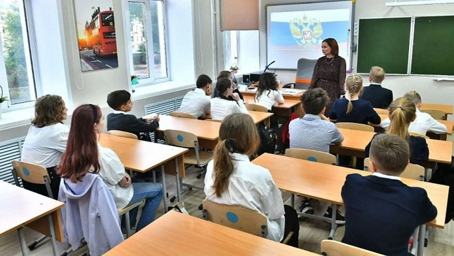 Школьникам хотят рассказывать про ЖКХ. 
 
Министр энергетики и ЖКХ Смоленской области Борисов предло