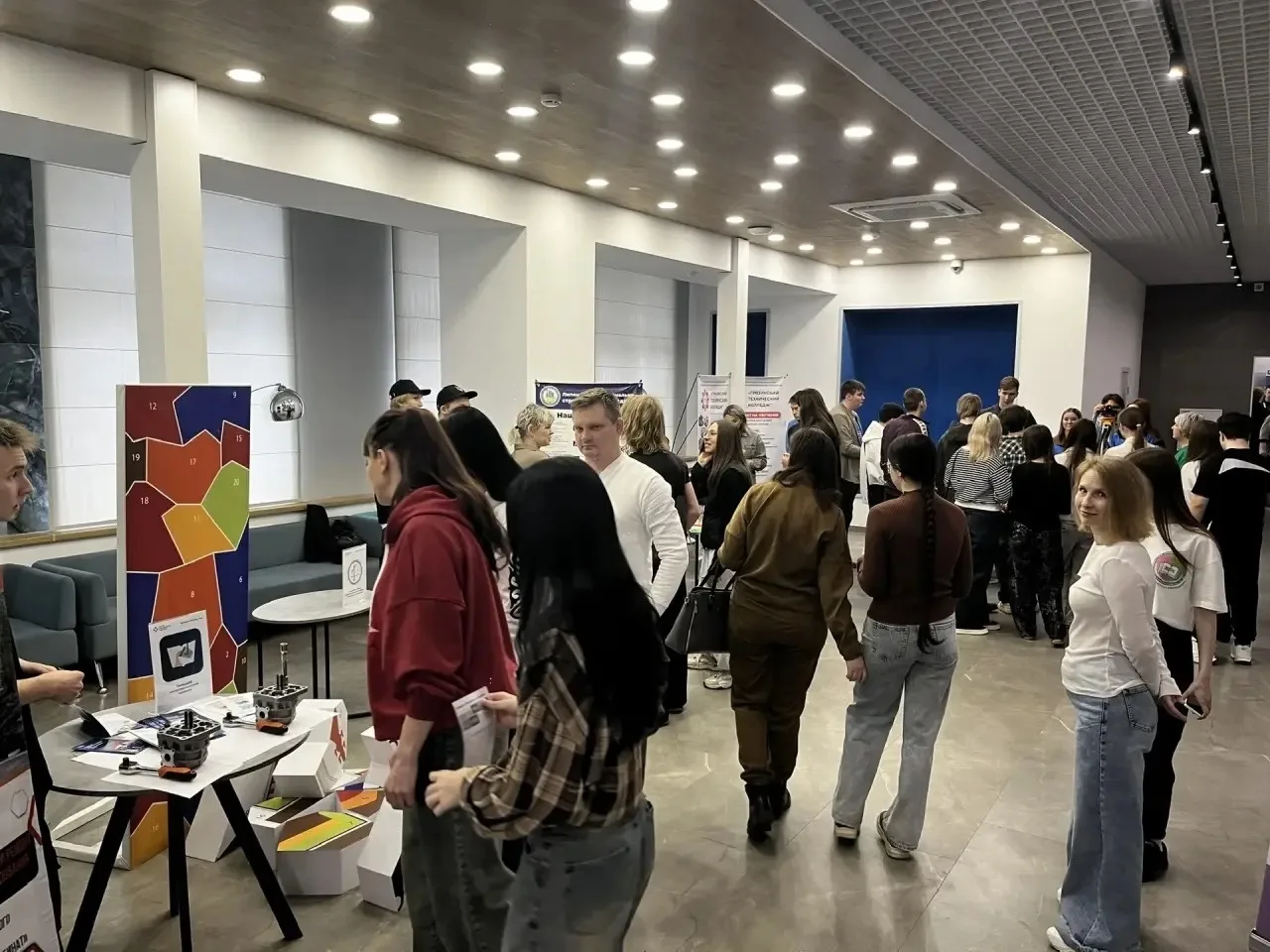 🔥 Сотни гостей, десятки партнеров!  ❗В Центре молодежной карьеры г. Липецка состоялась Ярмарка учебн