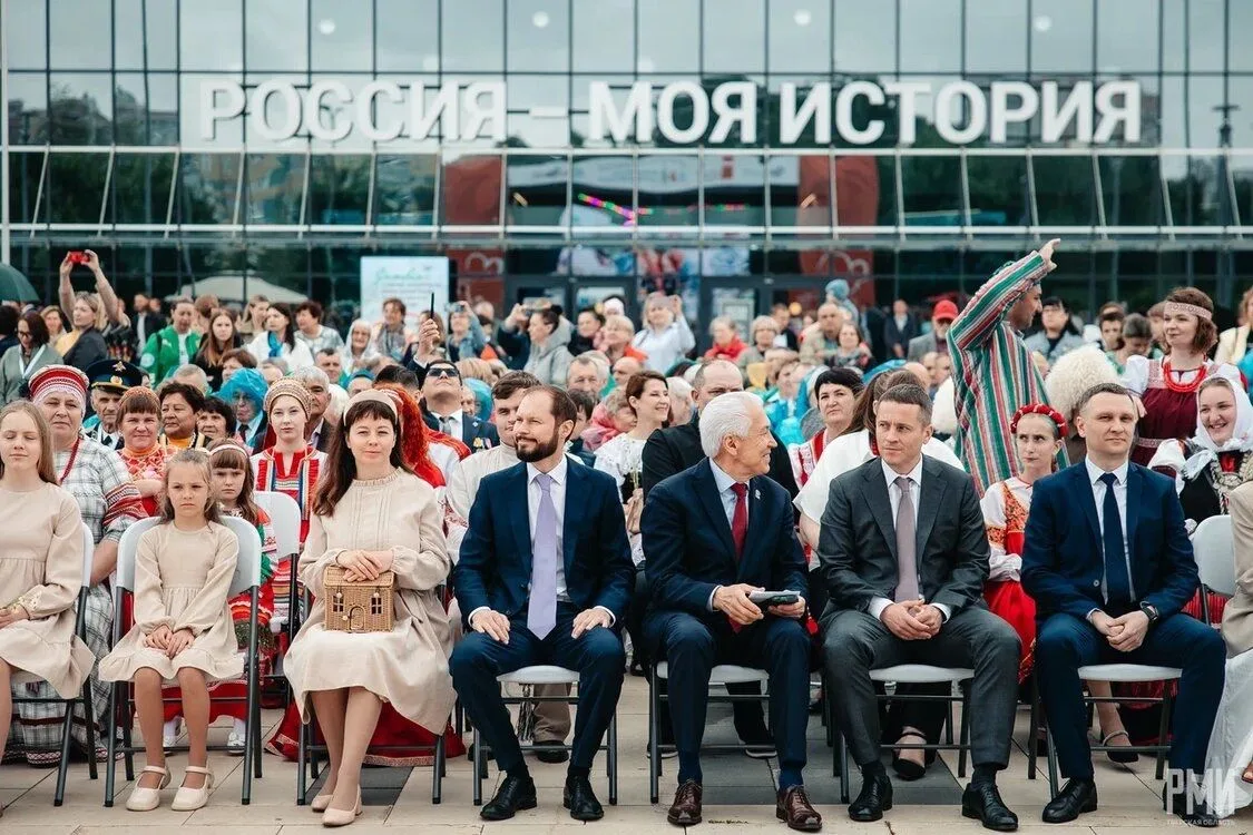Как прошел День семьи, любви и верности в исторических парках «Россия — Моя история» по всей стране

