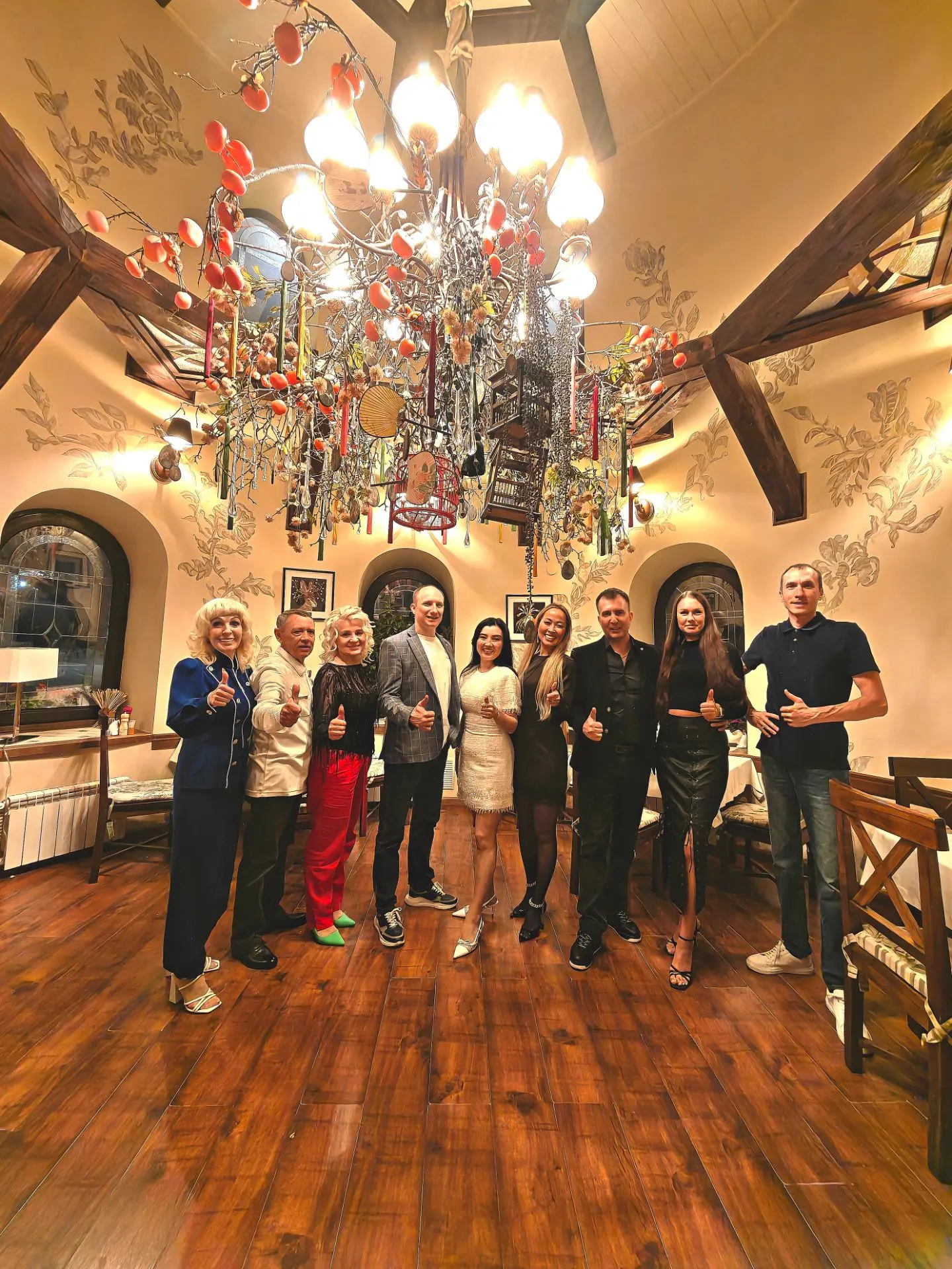 Вот так душевно отметили день рождения Айгуль! 🥳🥂
