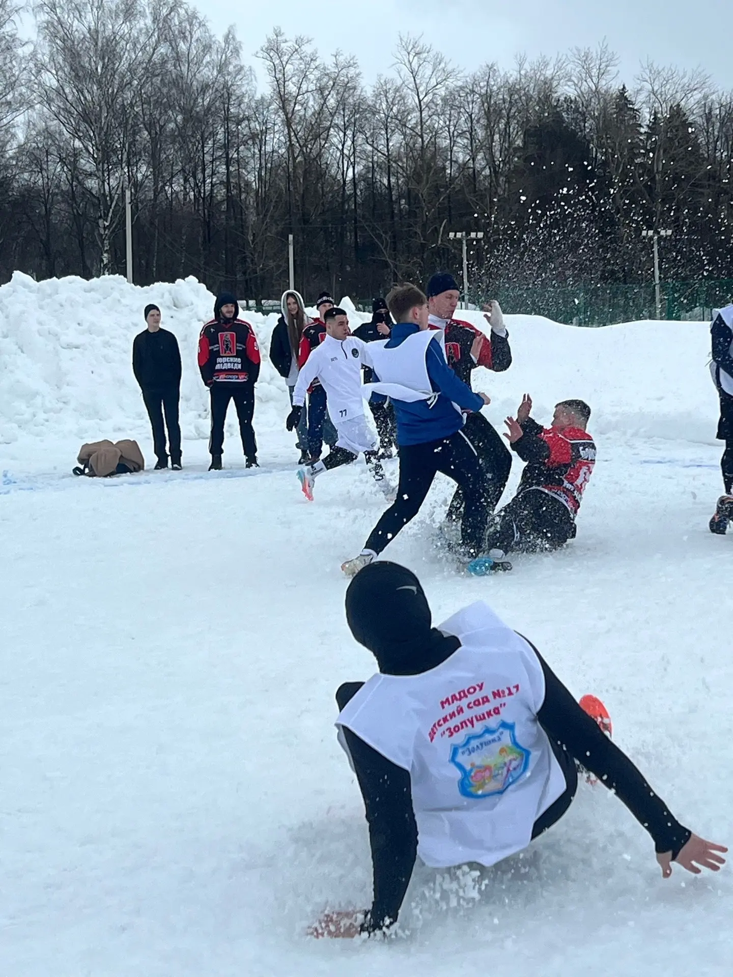 ❄ Футбол на снегу!  1 марта на стадионе "Спартак" прошел традиционный ежегодный турнир «Футбол на сн