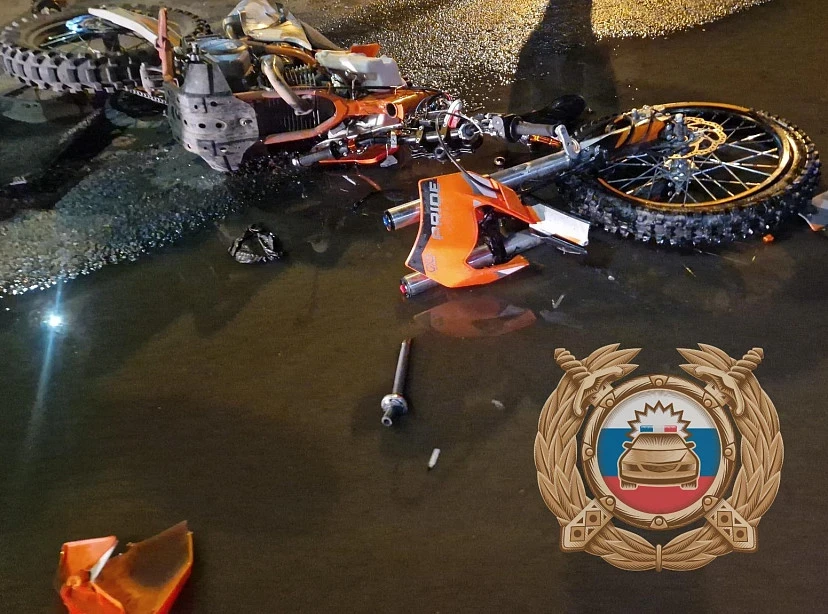 🔴 В Энгельсе водитель питбайка разбился в аварии с «Газелью» 

ДТП произошло вечером 9 июня на прос