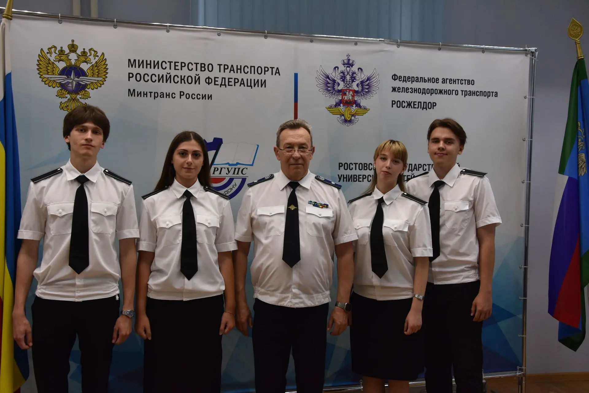Уважаемые коллеги! Дорогие ветераны, педагоги и ученые, студенты! Сердечно поздравляю в...