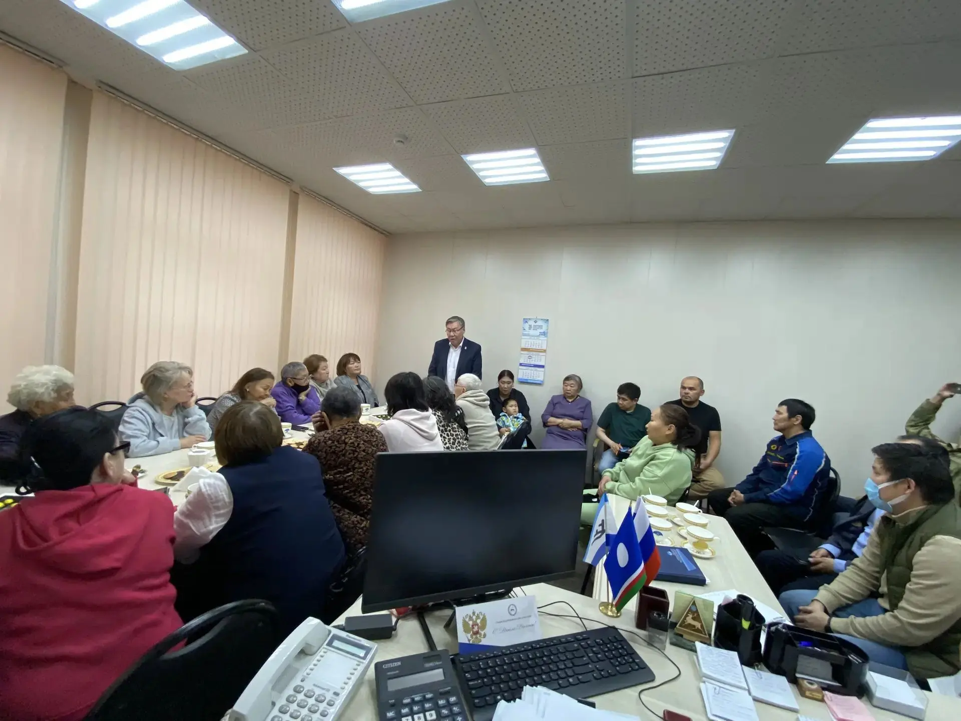 Вчера глава Оленёкского района Иван Саввинов провёл встречу с семьями участников специа...