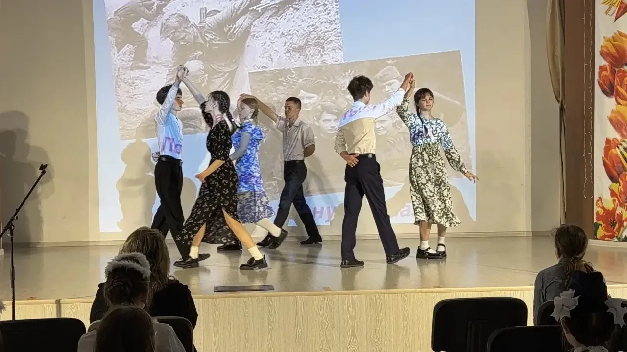 Сегодня наш театральный коллектив принял участие в празднике, приуроченном ко Дню детского театра. М