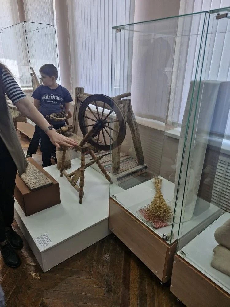 В гостях у мордовских традиций: экскурсия в музей национальной культуры. Ученики 2 класса Б (классны