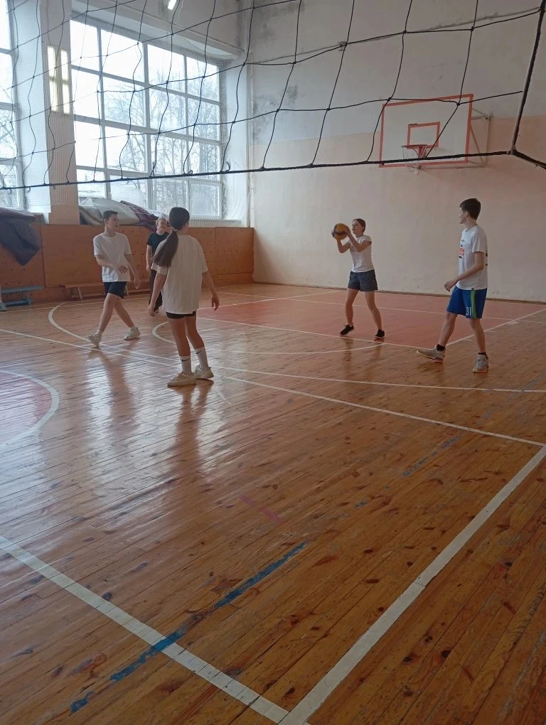 🏆 Итоги турнира по пионерболу 🏆    17 апреля семиклассники показали, на что способны в игре по пионе