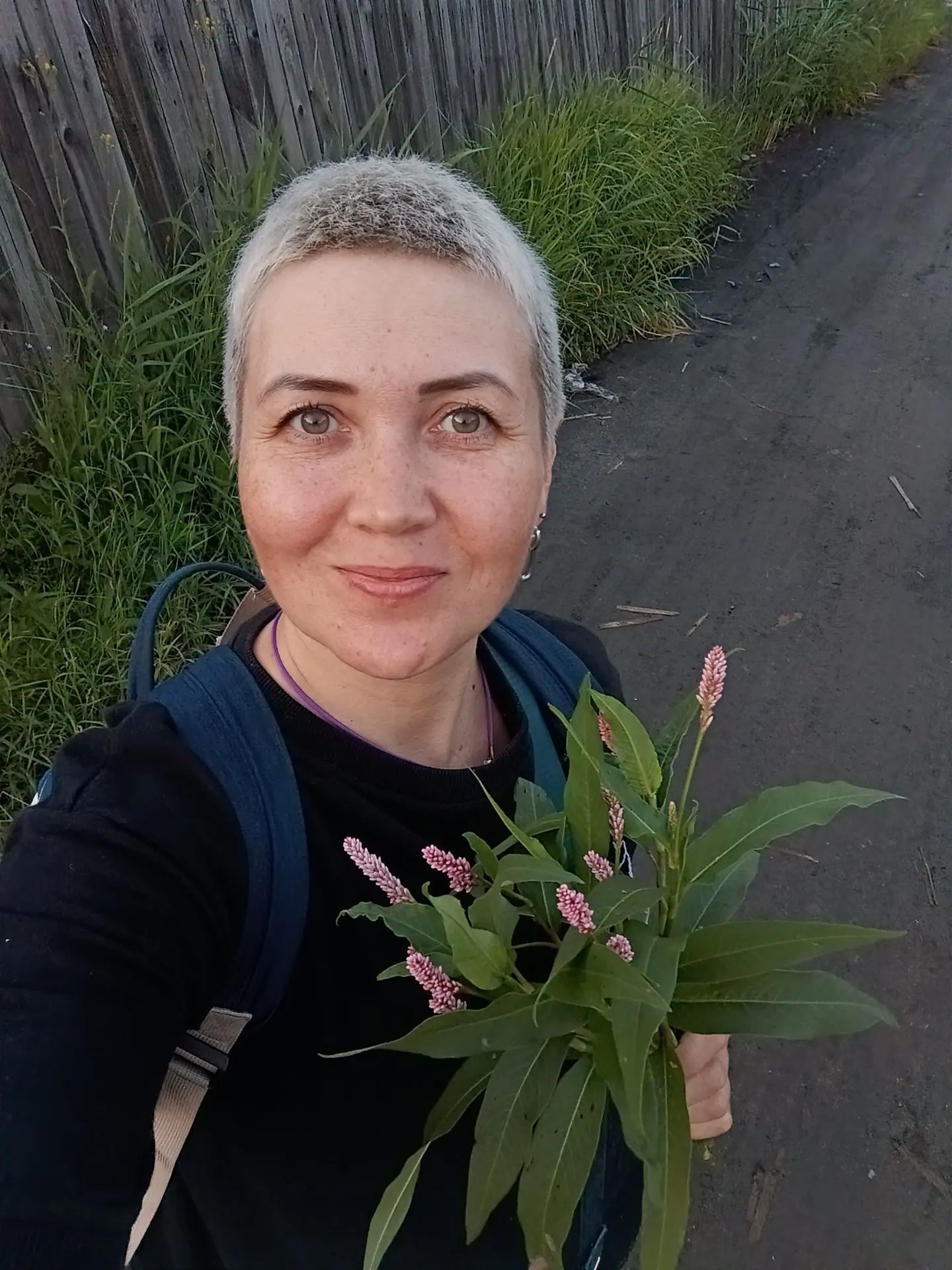 В современном заварнике тоже букет красовался💃