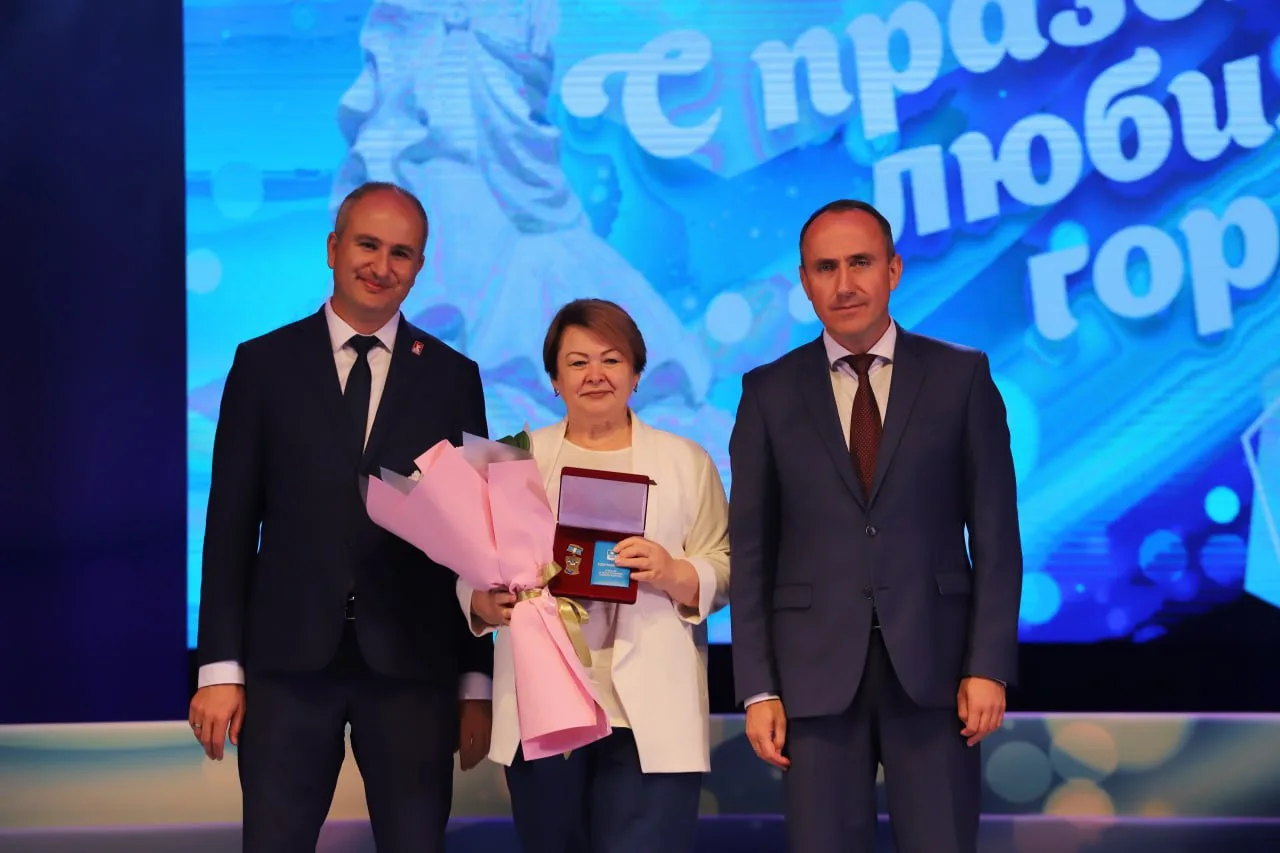 🎂Сегодня свой день рождения отмечает депутат Думы Геленджика Татьяна Петровна Степанова.

Татьяна П