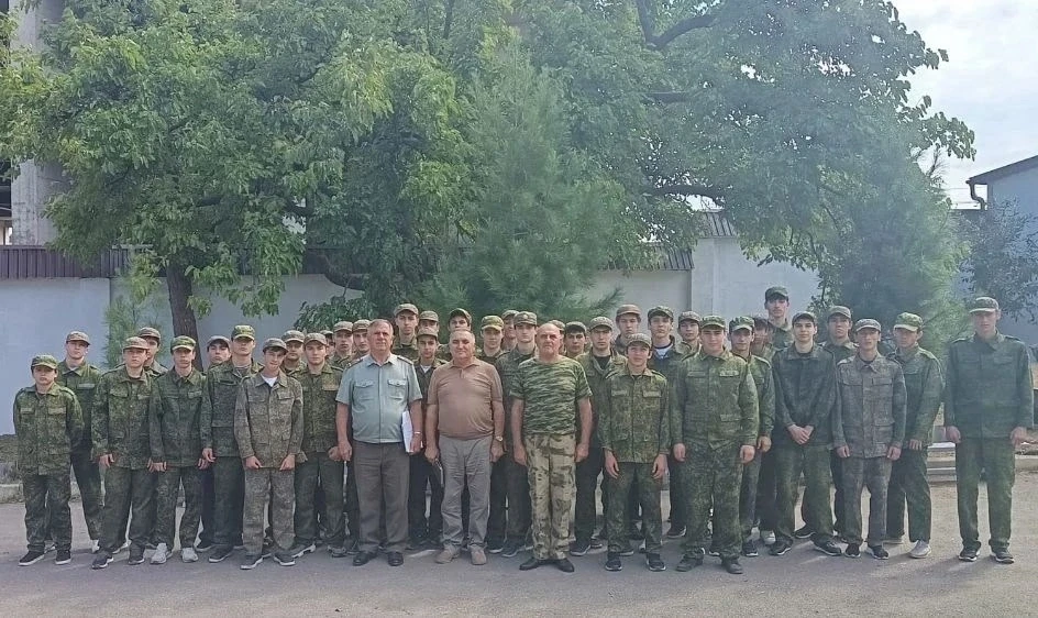 Учащиеся из Касумкентской школы  1 прошли обучение по основам военной службы в учебно-м...
