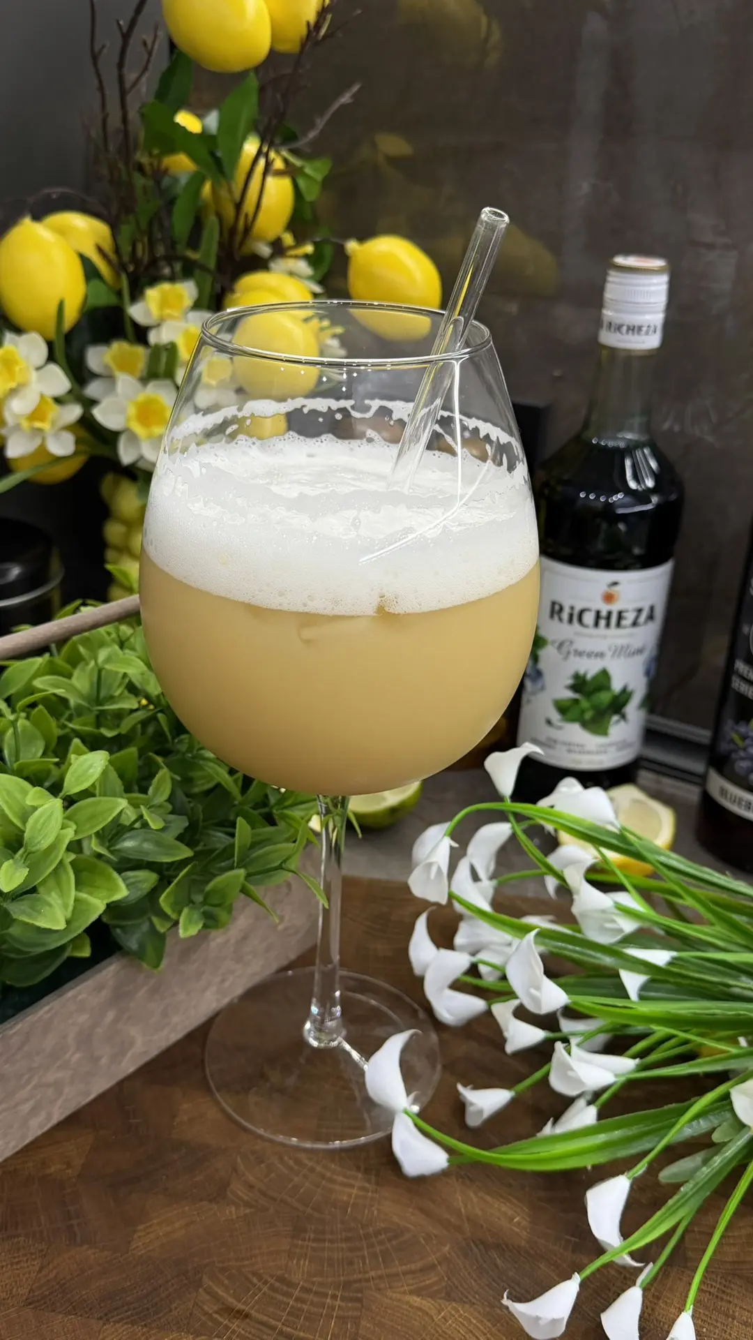 Еще пробовала трендовый коктейль 🍹