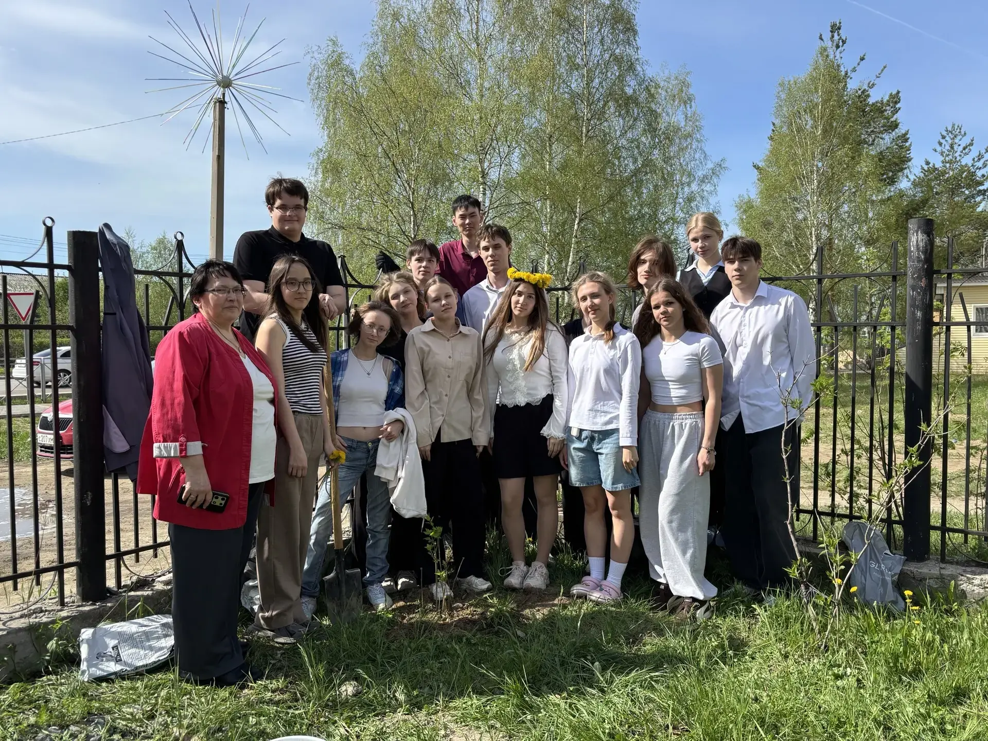 🌿Аллея выпускников: память, посаженная своими руками  📍Сегодня наши выпускники 11 классов, вместе с 