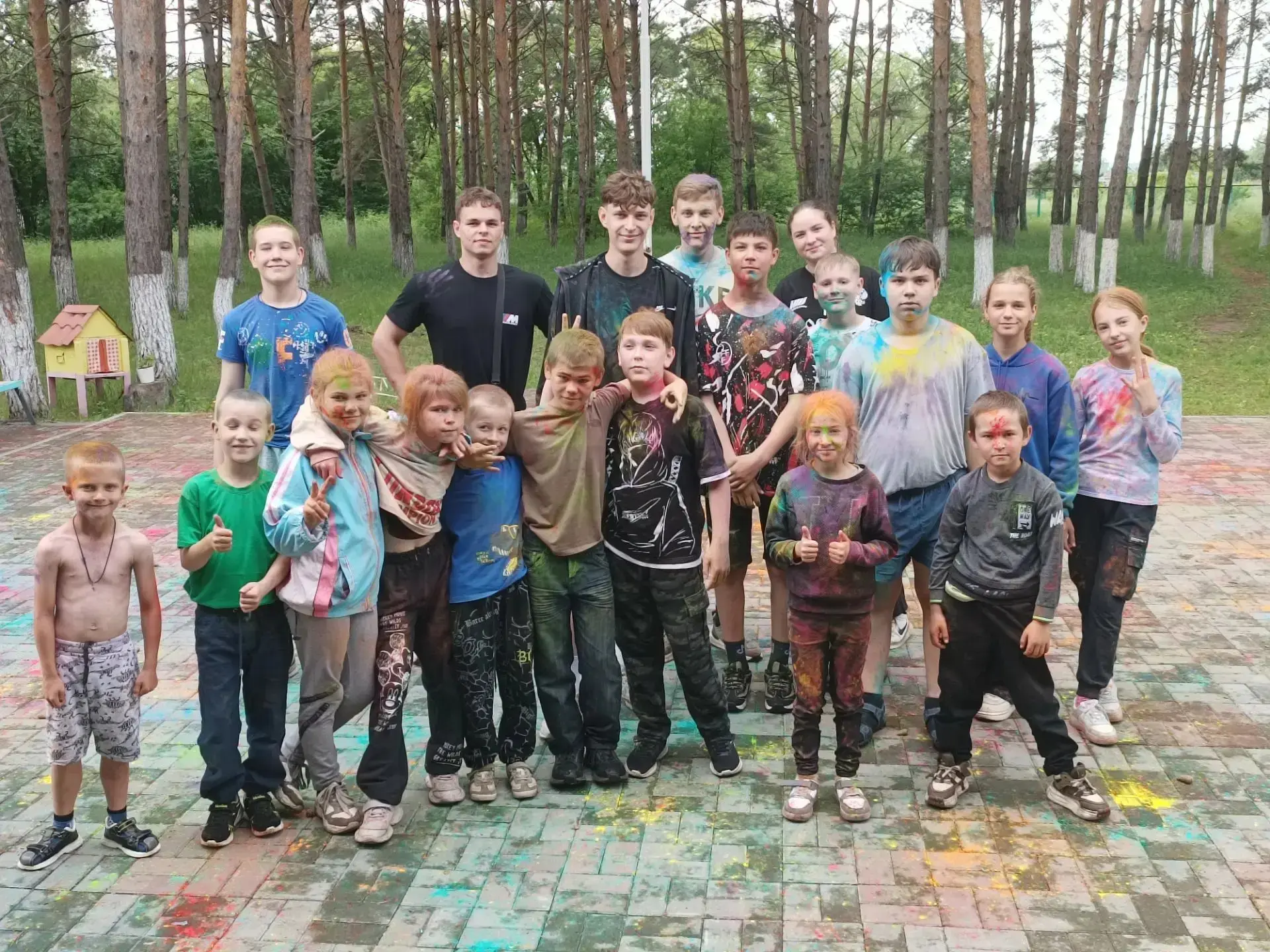 🌞 Дневник пришкольного лагеря

Последний день смены в лагере школы с. Лохвицы отметили его ярко и в