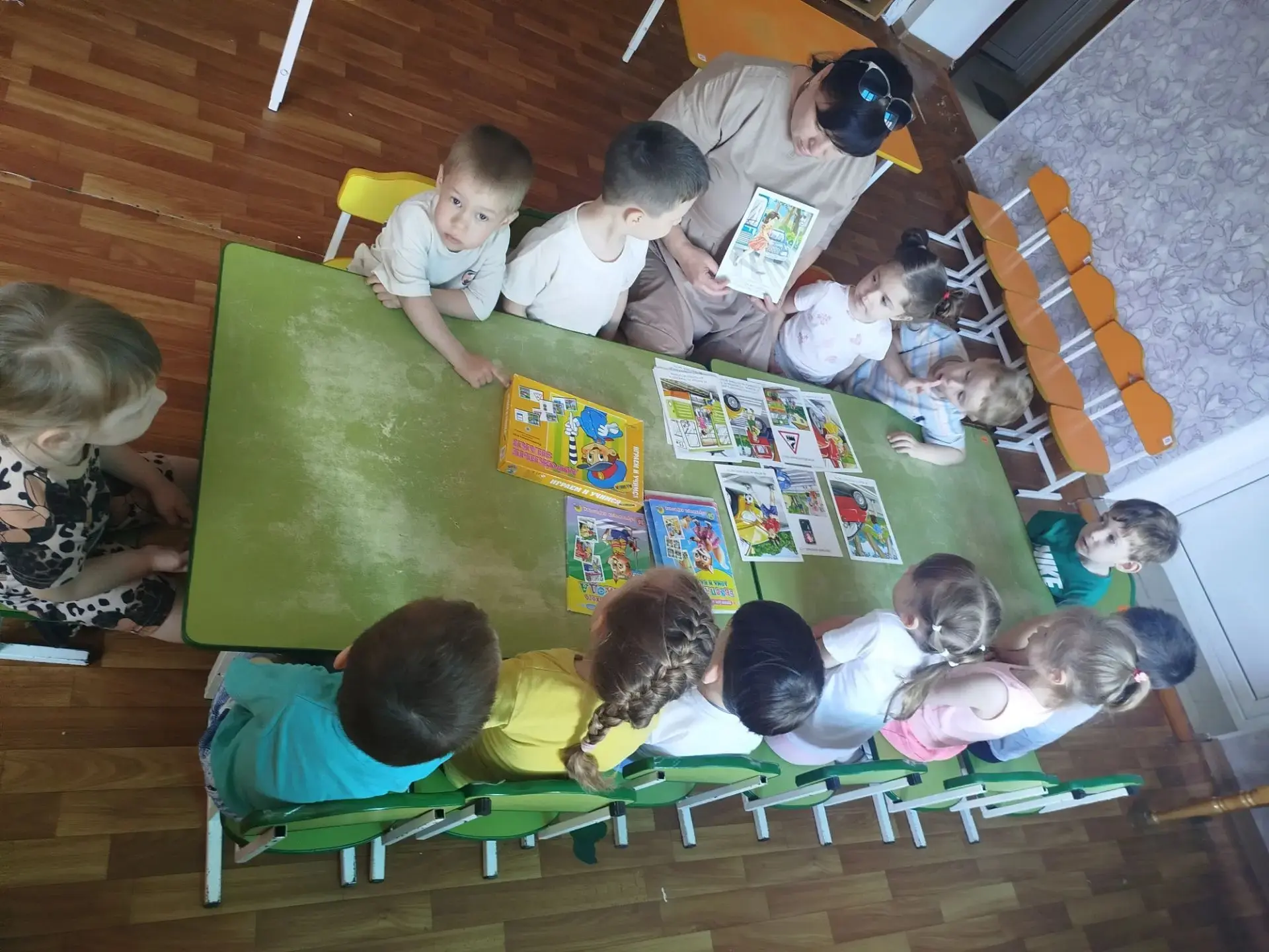 В МБДОУ д/с № 9 г.Кропоткин МО Кавказский район во второй младшей группе "Капелька" были проведены б