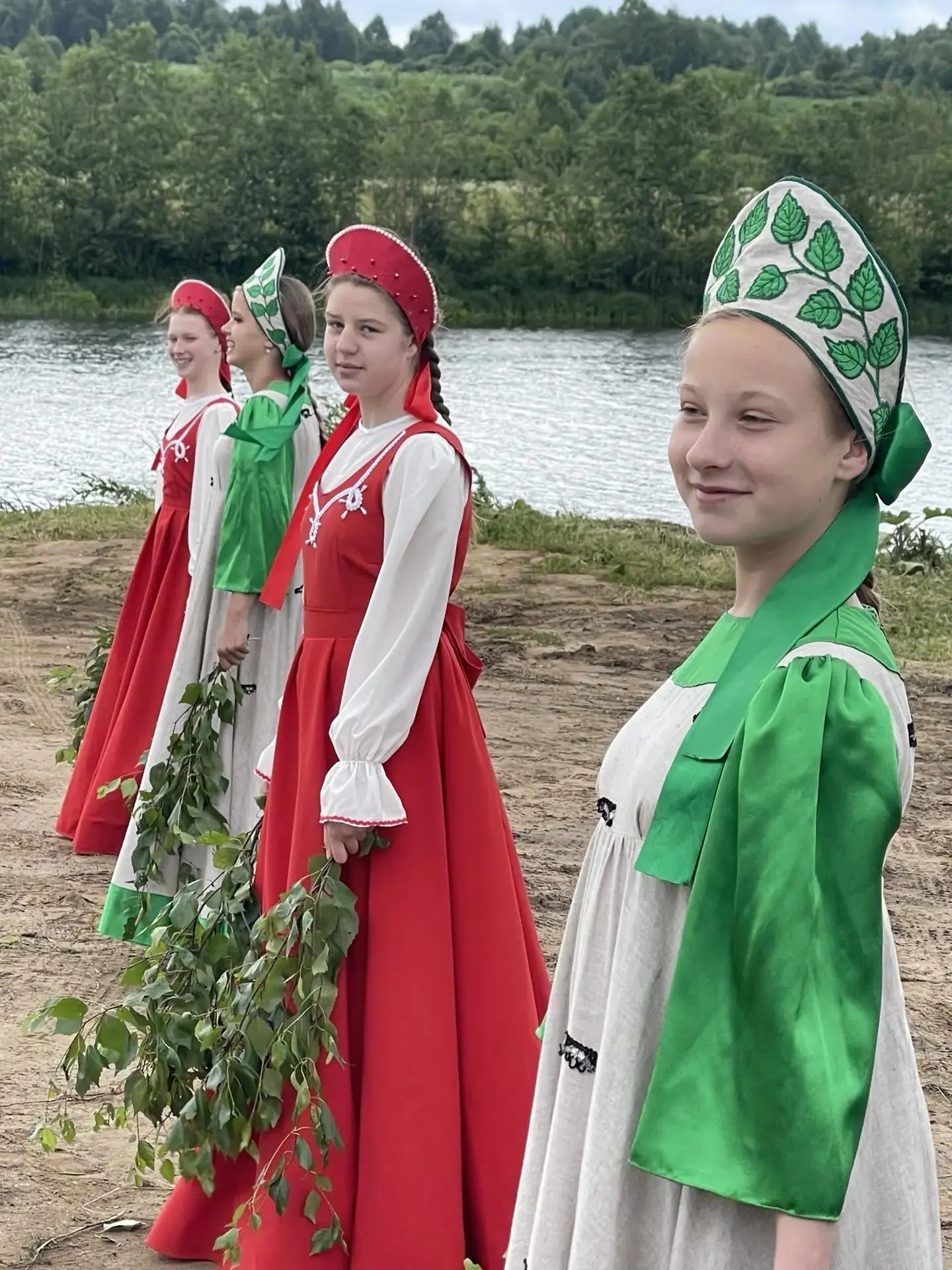 Кашинцы встретили Большой Волжский крестный ход🏰

⛵18 июня в город Кашин Тверской области прибыл Бо