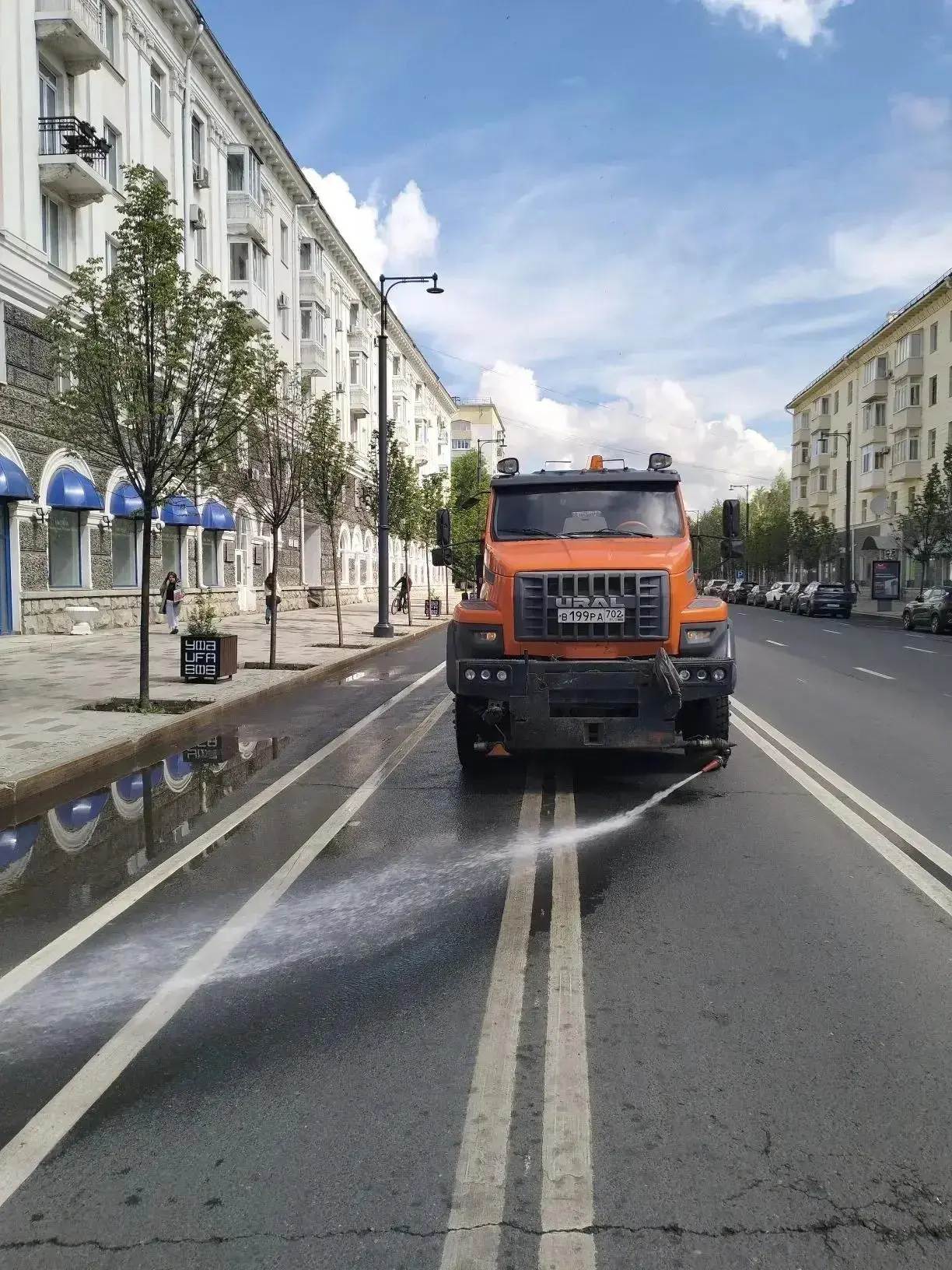 ☘️ Ухоженные газоны, чистые тротуары, убранные парки - это ежедневная работа городских служб

Специа