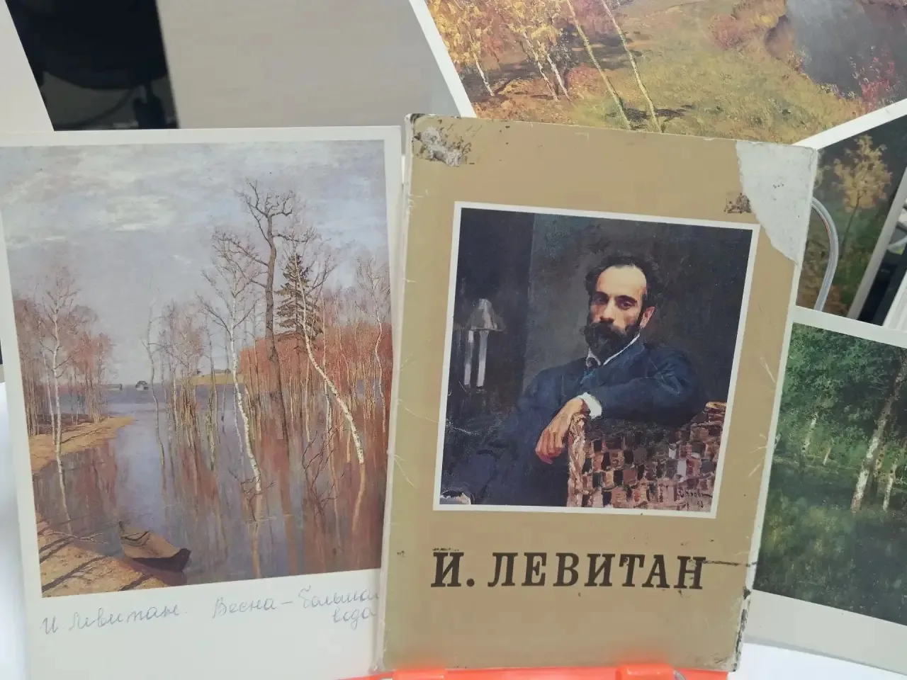 Поэзия и музыка: встреча в клубе «Золотой возраст» 🍂🍃