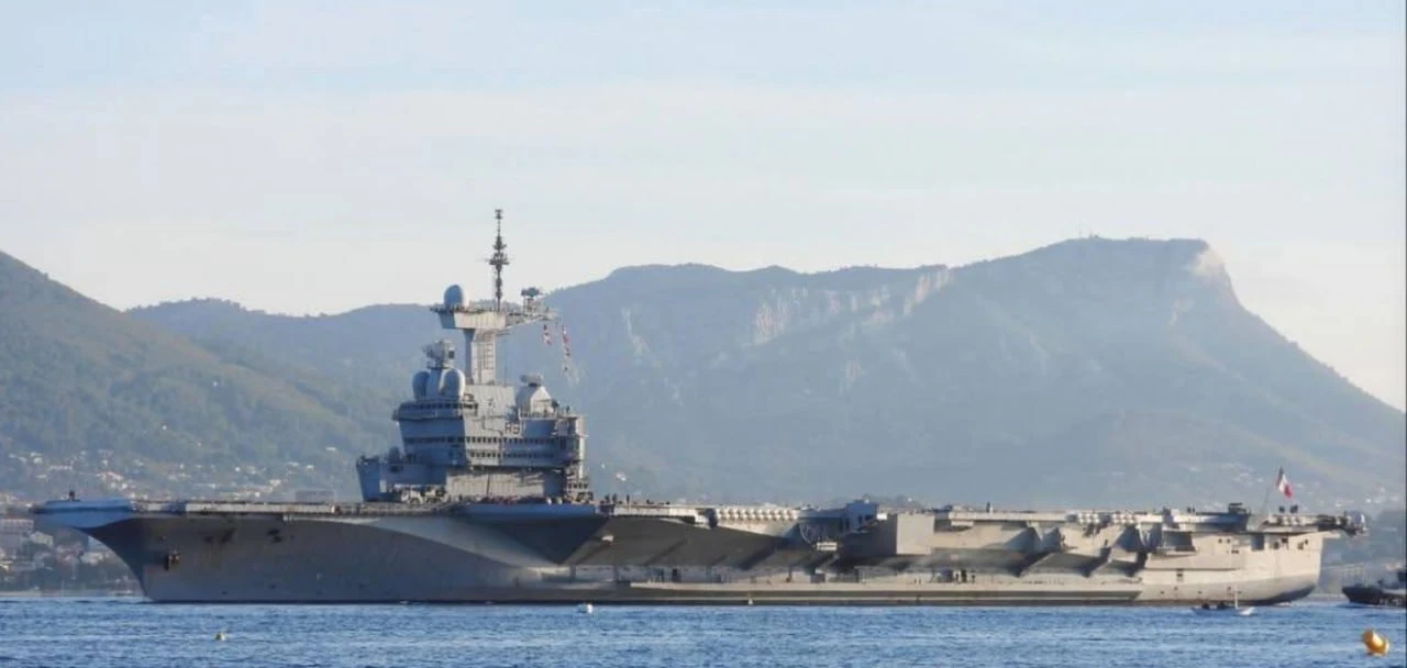 🚢🇫🇷 На атомном авианосце ВМС Франции «Шарль де Голль» произошел пожар во время техни...
