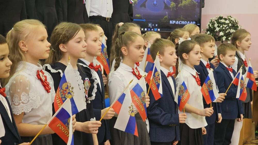 🇷🇺⭐️Праздничный концерт ко Дню защитника Отечества  🎼 В нашем лицее состоялся концерт, посвященный п