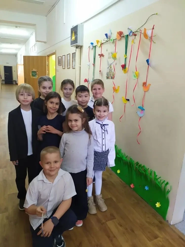 «Пасха — это не только куличи, но и символ новой жизни. Эти маленькие птички в детских ладошках — си