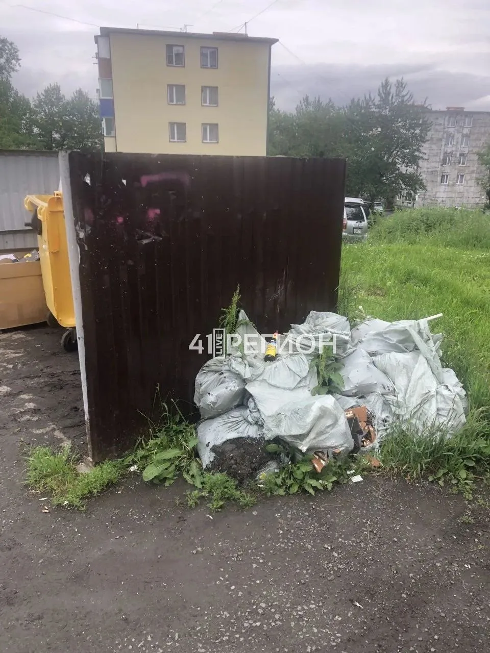 📩«Ул. Молчанова, д. 7. Для жителей нашего города установлены контейнерные площадки. Не...