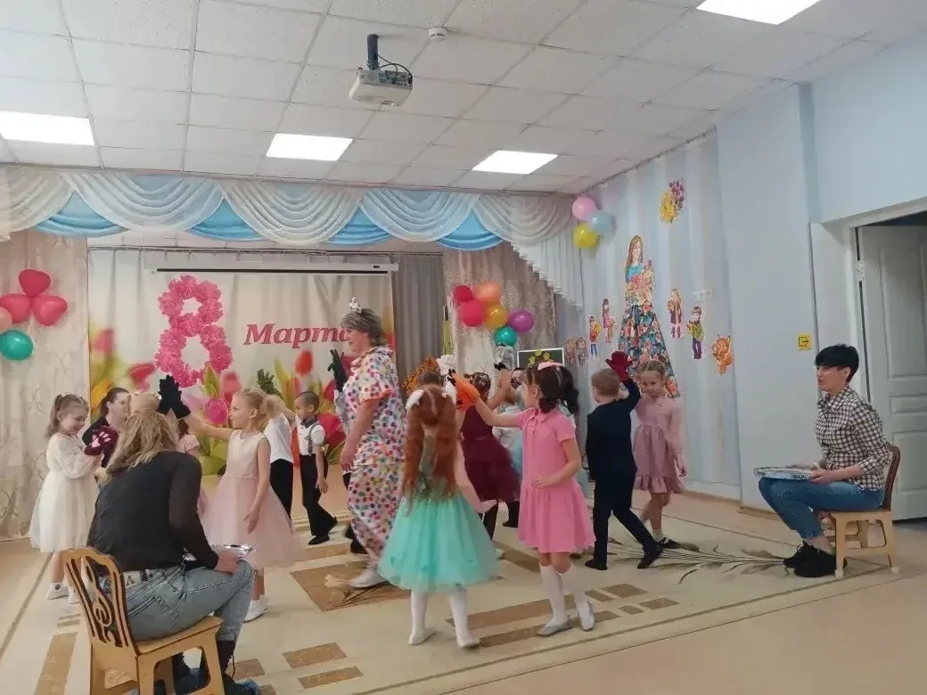 В ДО "Светлячок" в  старшей логопедической группе «Незабудка» прошел утренник, посвященный Междунаро