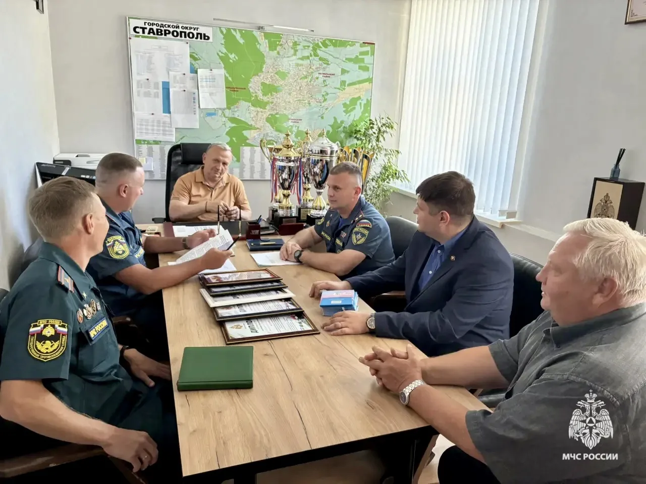 В МЧС Ставрополья подвели итоги межрегиональных соревнований и определили стратегию на ...