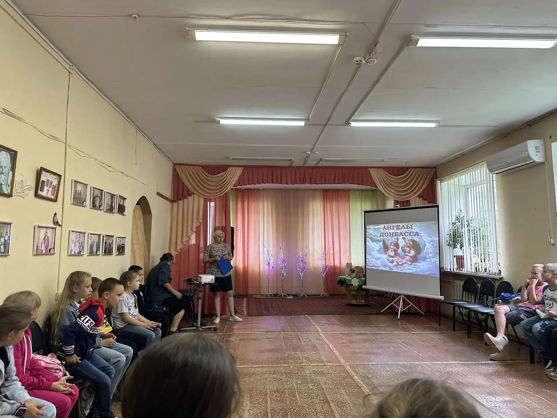 27 июля — День памяти детей, жертв войны в Донбассе.
Сегодня в нашем школьном лагере прошел особенны