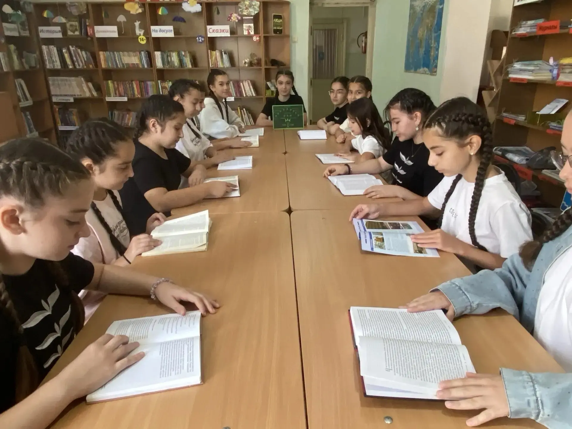 📚 «Язык - душа народа» - под таким названием прошел познавательный час с воспитанницам...
