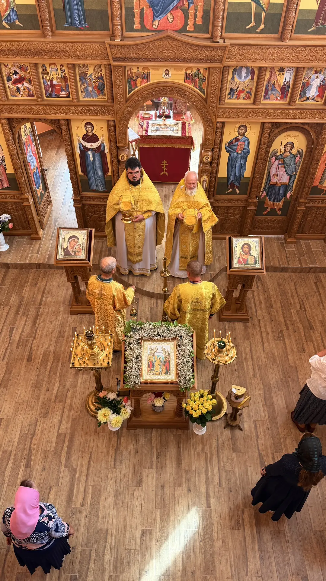 🕊️ С воскресным днем, люд православный!

Знаете что? А вот не знаете🙂.

А я сегодня, стоя на клиро
