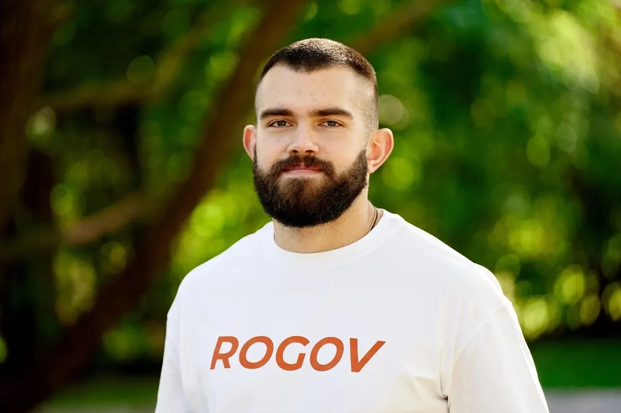 Сегодня день рождения у нашего менеджера по закупкам — Даниила! 🎂