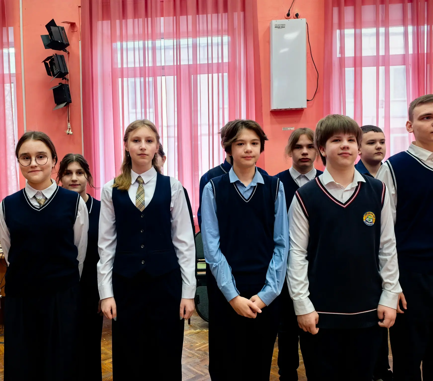 🏫 Новая учебная неделя в МАОУ СОШ №10!  👩‍🏫 Сегодня в стенах нашей МАОУ СОШ №10 стартовала новая уче