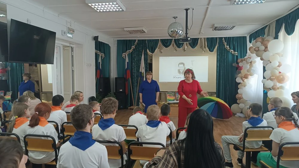 🌈 Сегодня иркутские библиотекари вновь встретились со своими юными друзьями – воспитан...