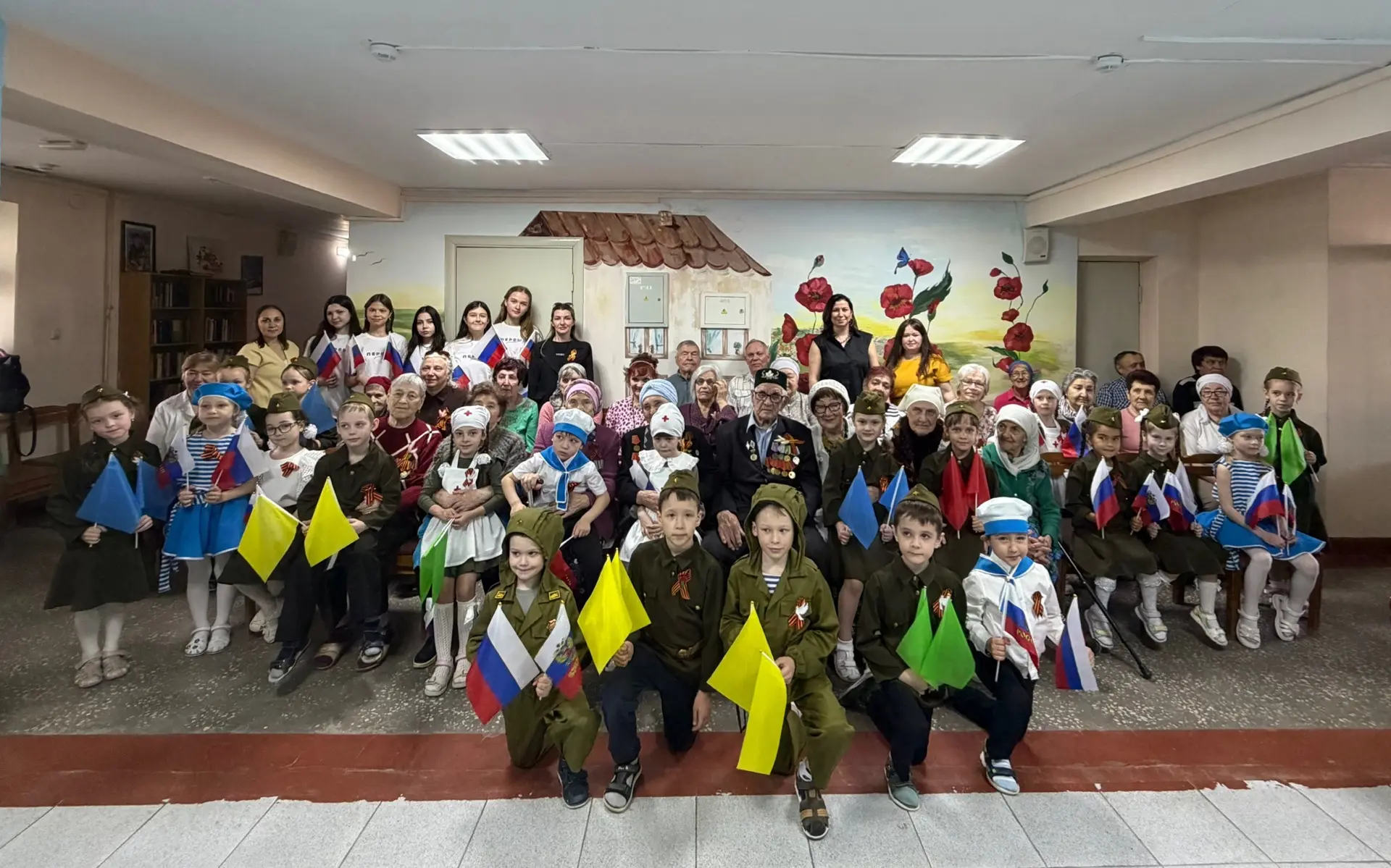 🤝 ДОБРО НЕ ЖДЁТ ПРАЗДНИКА: ВИЗИТ В ДОМ ВЕТЕРАНОВ  В преддверии 9 Мая активисты 8Б класса, участники 