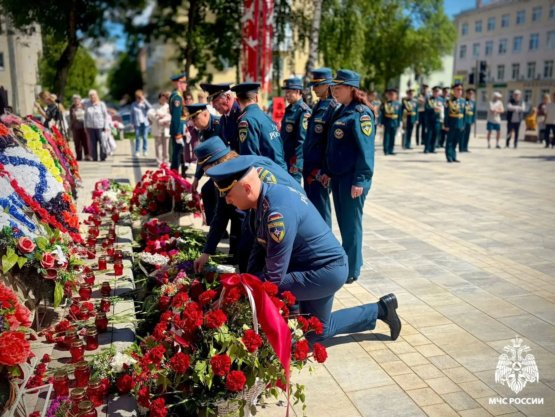 Вечная память и слава героям!

22 июня, в День памяти и скорби, руководство, личный состав ФГКУ «Спе