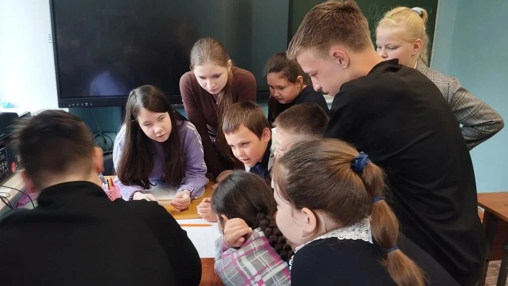 В один из последних учебных дней в нашей школе прошла увлекательная квест‑игра «Народов...