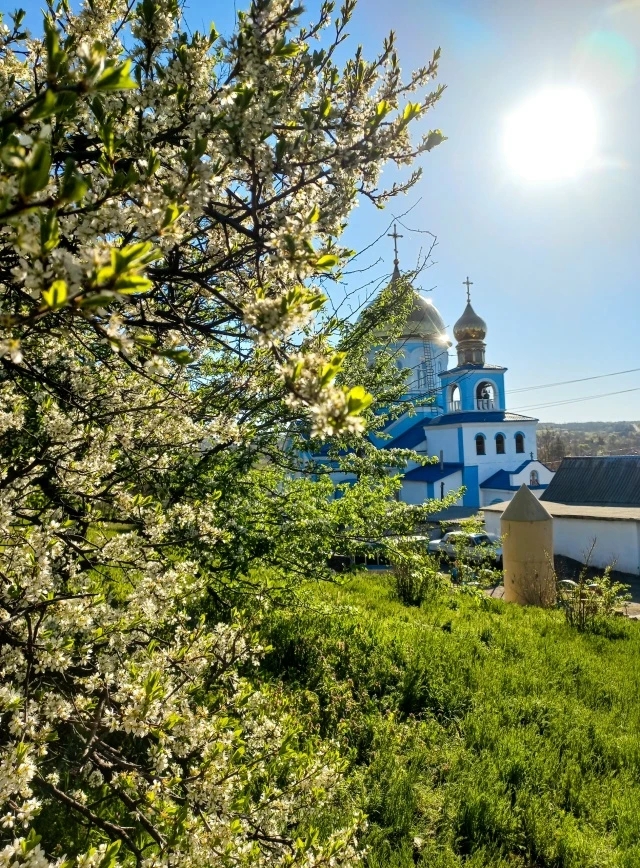 Весна 😍😍😍  пос. Боко-Платово  храм святого князя Александра Невского, не совсем Красный Луч, но очен