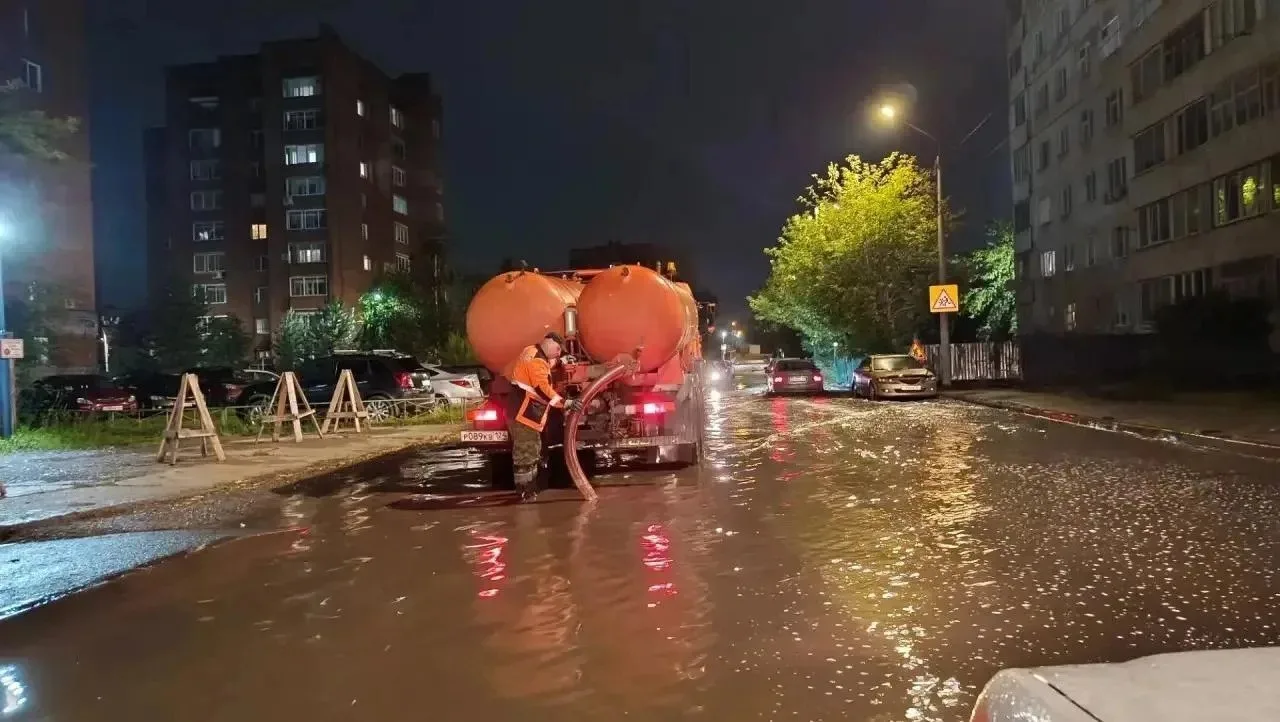 💦 ❗Красноярск захлебнулся в трети месячной нормы осадков за одну ночь

За ночь в городе выпало 25 м