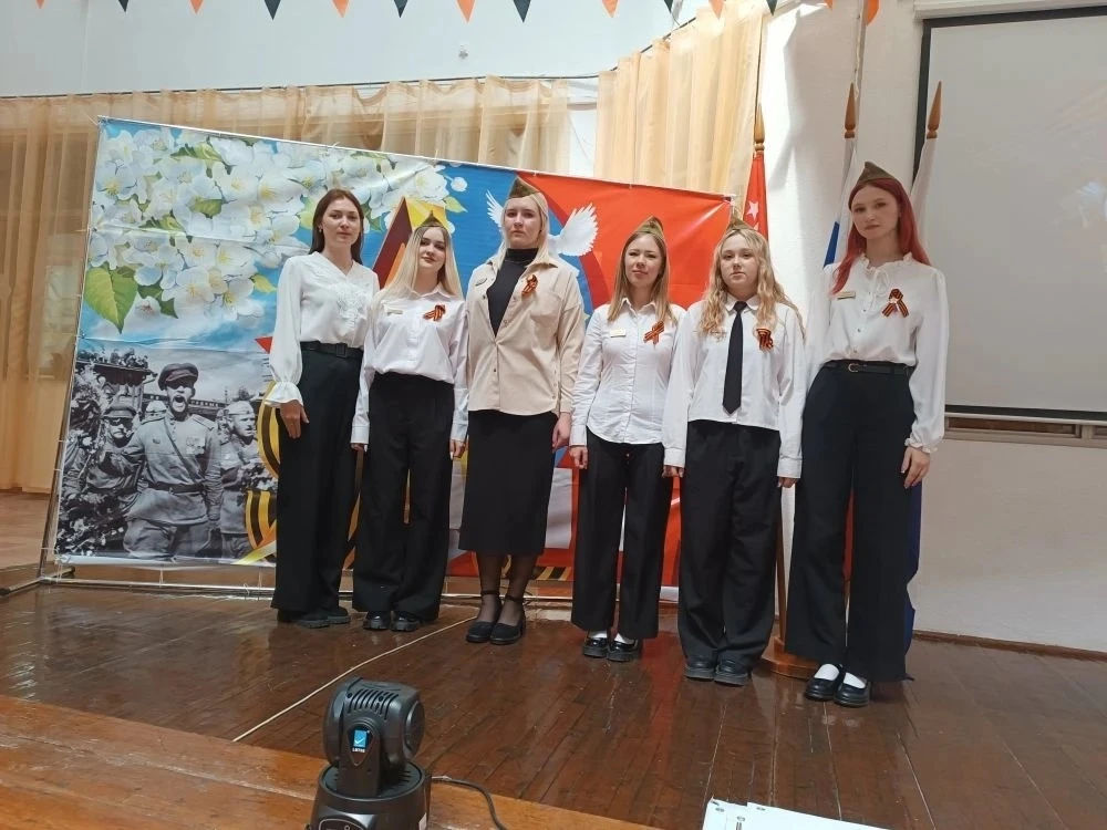 🎖️ В честь 81‑й годовщины Великой Победы в нашей школе прошли уроки мужества!  Ученики пели песни во