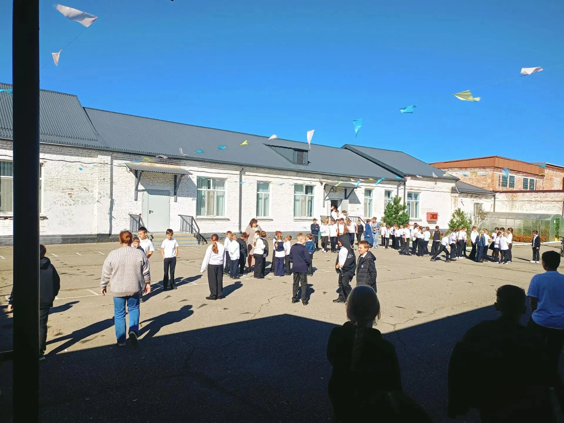 🛑Тренировочная эвакуация в школе: Безопасность превыше всего!
